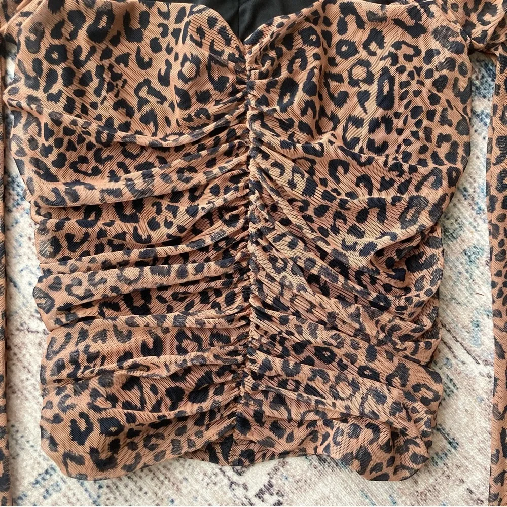 MISGUIDED Ruched Leopard Print Top - Picture 6 of 12